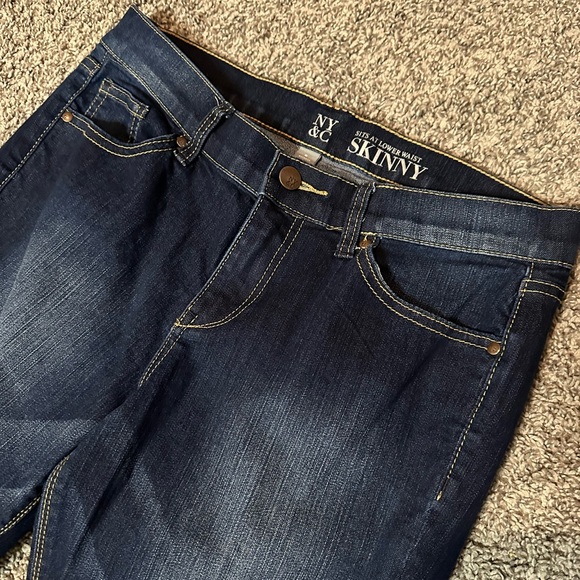 •NYC• SKINNY JEANS - Picture 2 of 5